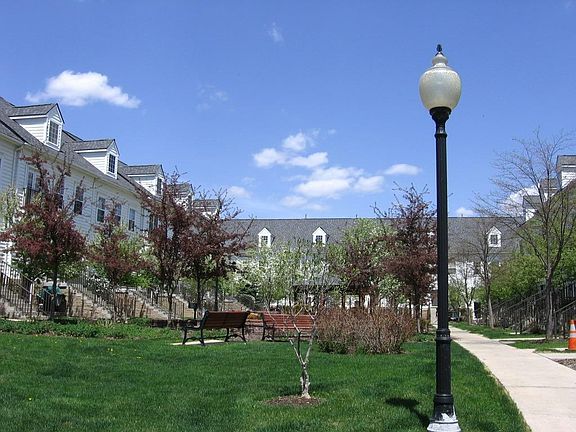 4th image of 1039 Maiden Lane Ct