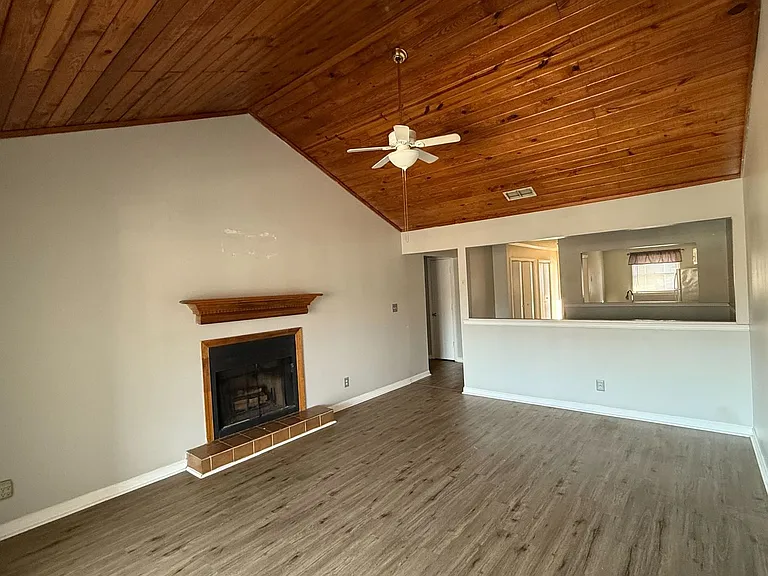2505 West Broad Street — Photo 18