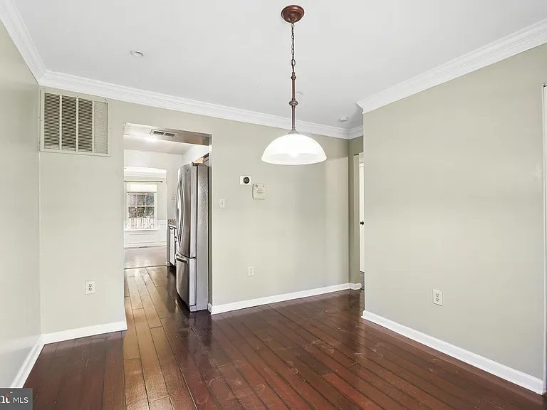 9063 Congress Pl — Photo 4