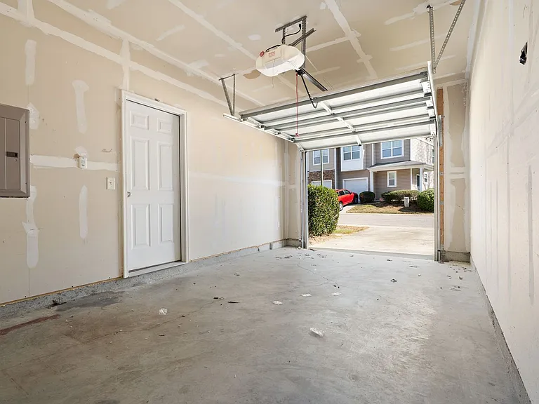 1326 Stone Manor Dr — Photo 17