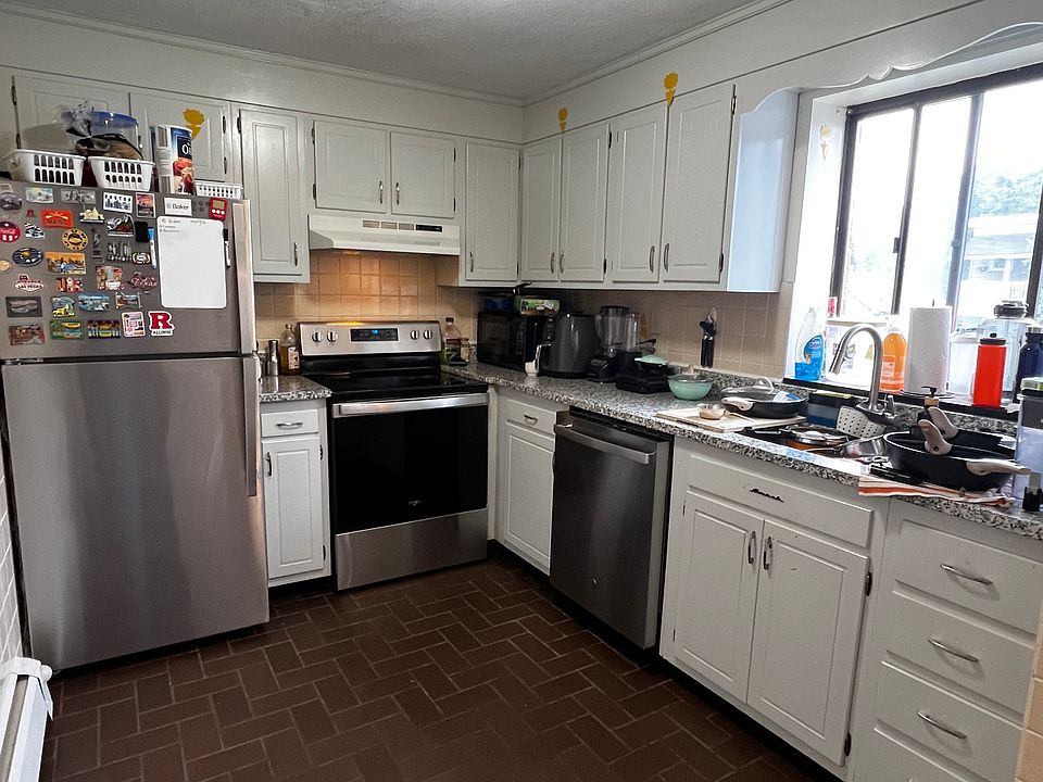 1st image of 86 Newbury St APT 9