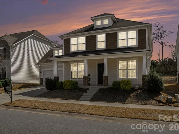 12828 Heath Grove Dr, Huntersville, NC 28078