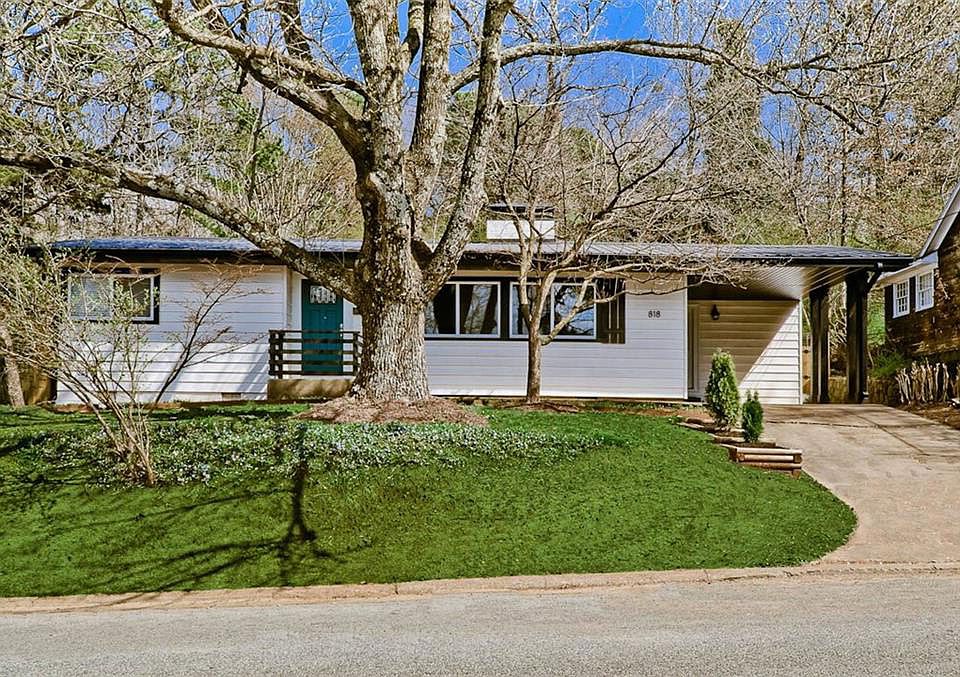 1st image of 818 N Woodlawn Dr