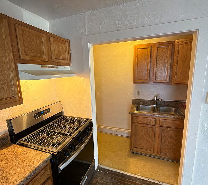 2nd image of 1501 University Ave APT 3