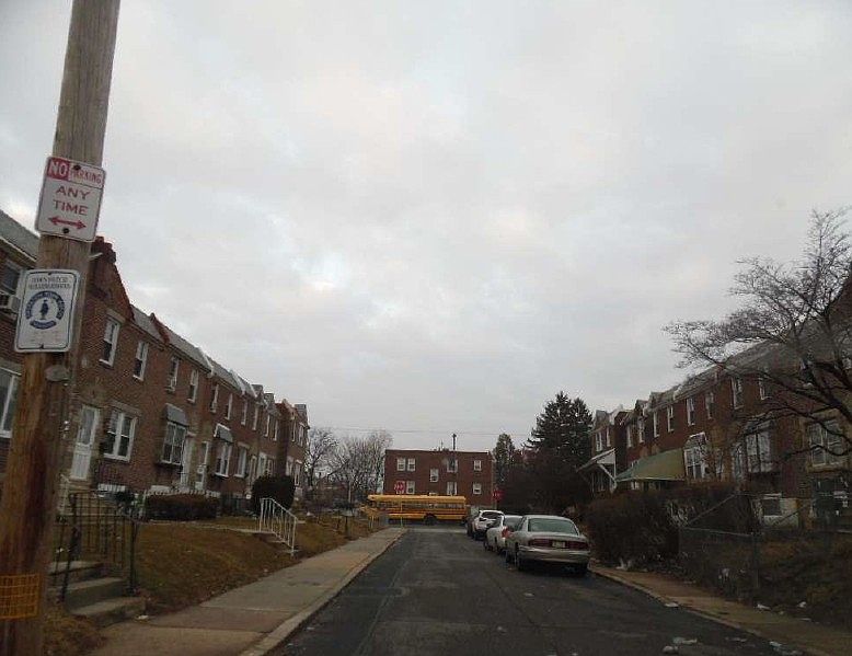 2nd image of 1221 Greeby St