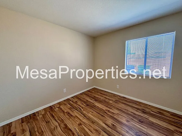 14390 Hillsborough Dr — Photo 22