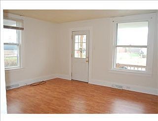 5th image of 639 Cherry St