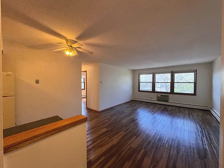 301 University Ave SE — Photo 25