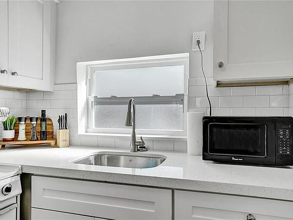 4th image of 2748 NE 32nd St