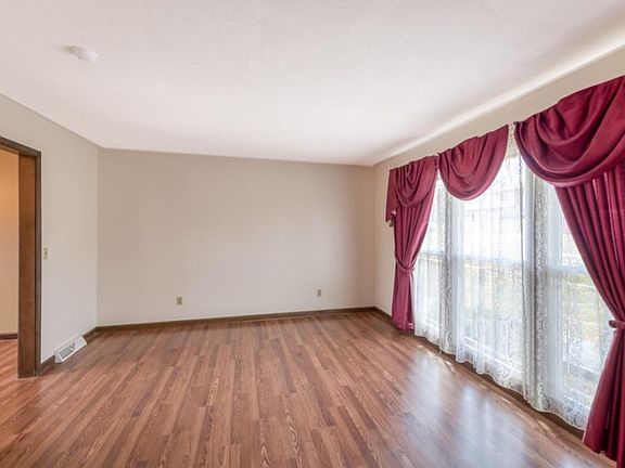 3rd image of 1210 Bairvette Ave