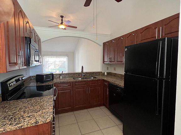 4th image of 3333 Laurel Dale Dr