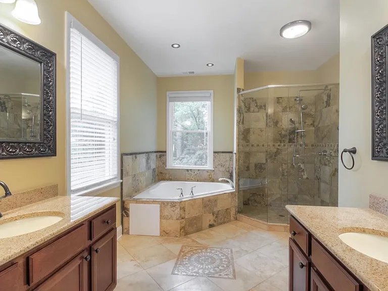 410 Lancaster Ave — Photo 19