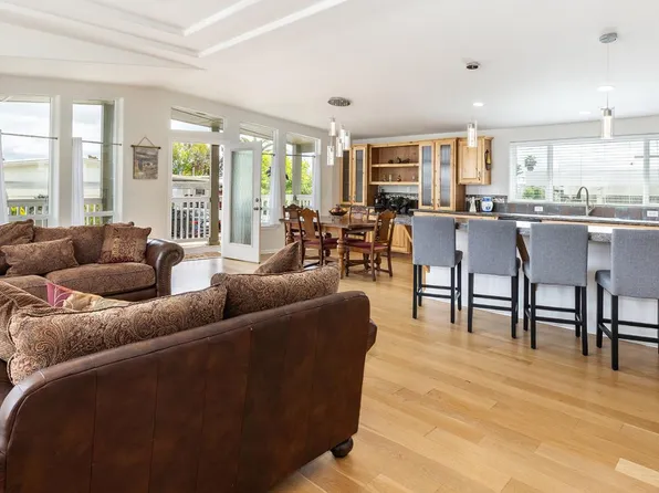 121 Cabana Drive, Napa, CA 94558
