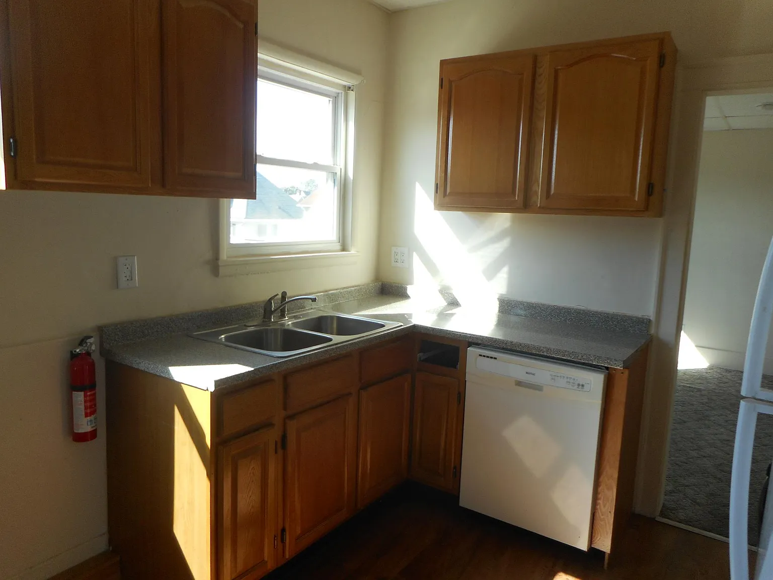 302 Broad Ave photo 1