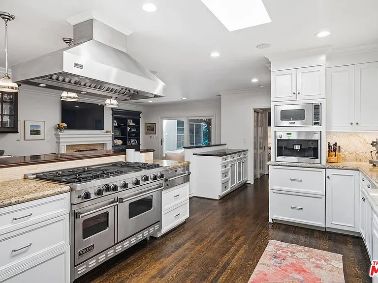10576 Lindbrook Dr — Photo 21
