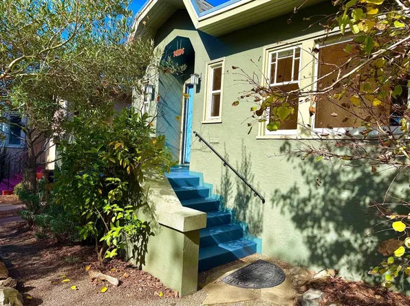612 Poirier St, Oakland, CA 94609