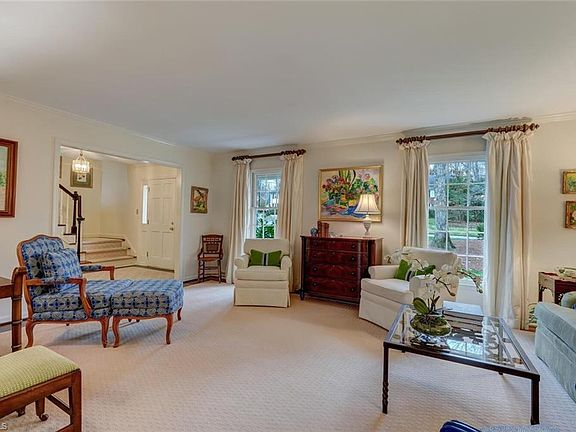 5th image of 3028 Redford Dr