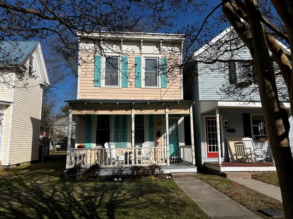 217 Randolph Ave, Cape Charles, VA 23310