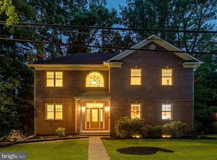 3306 18th St N, Arlington, VA 22207