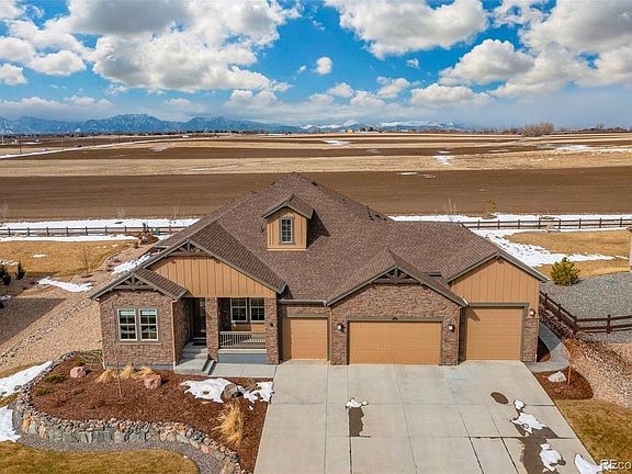 2nd image of 940 Grenville Cir