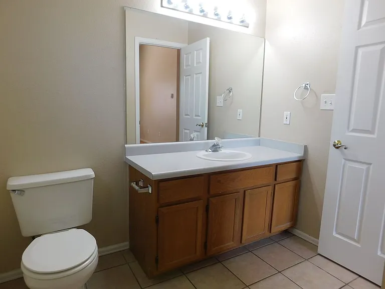 493 Green Acres St #A — Photo 8