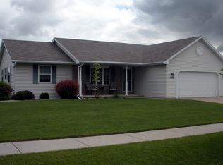 1903 Paint Horse Trl, De Pere, WI 54115