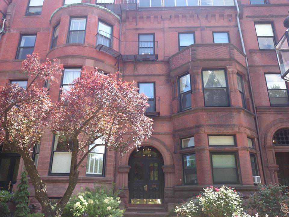 2nd image of 212 Commonwealth Ave APT 3