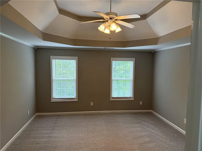 995 Stefan Walk — Photo 11