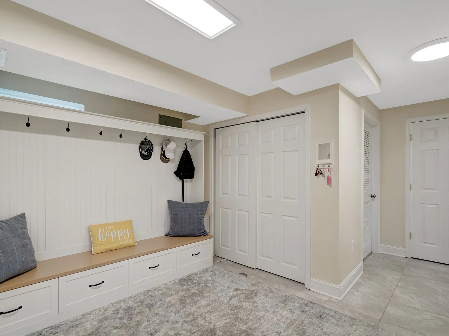 5 bed, 2278 sqft, $4,750 — Photo 2