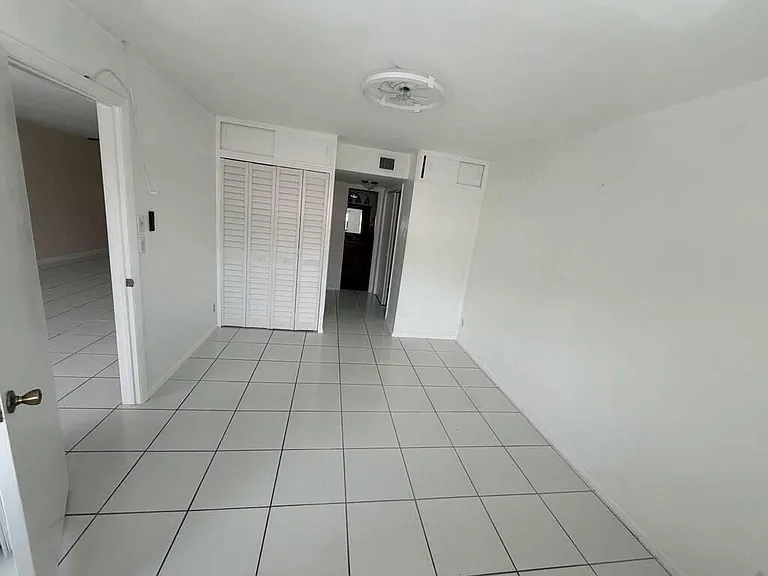 2977 Riverside Dr — Photo 15