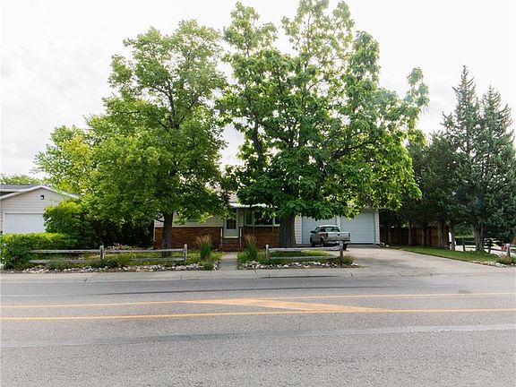 3rd image of 27 19th St W