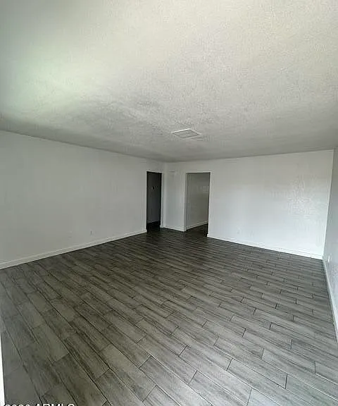 5318 W Turney Ave #3 — Photo 4
