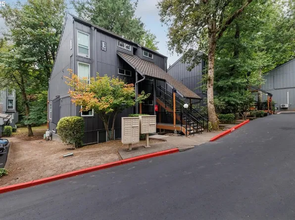 100 Kerr Pkwy APT 34, Lake Oswego, OR 97035