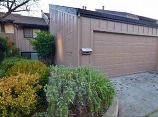 5 Velasco Ct, Novato, CA 94949