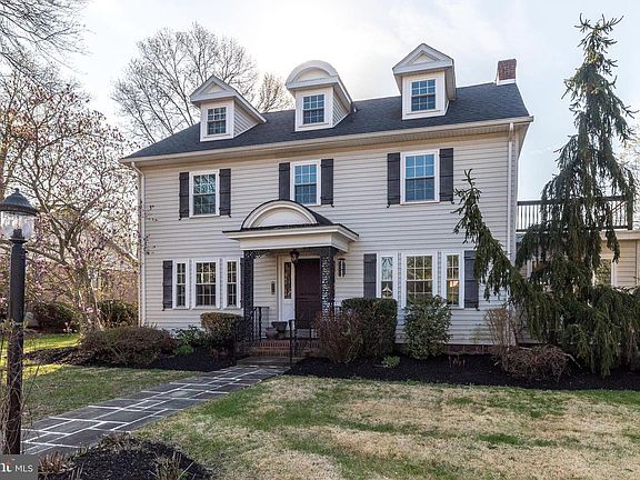 5th image of 318 Rosedale Dr