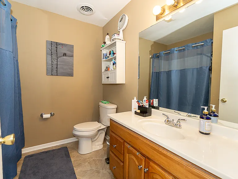 381 S Collins St #B — Photo 10