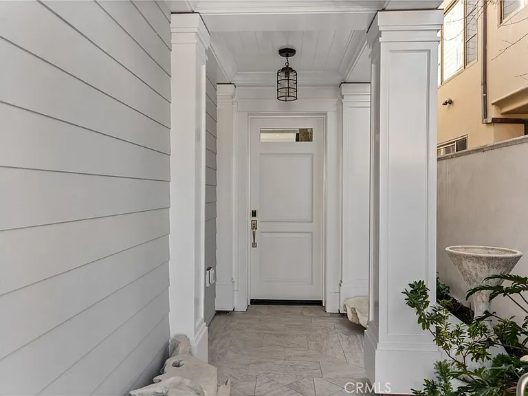 1215 E Balboa Blvd — Photo 58