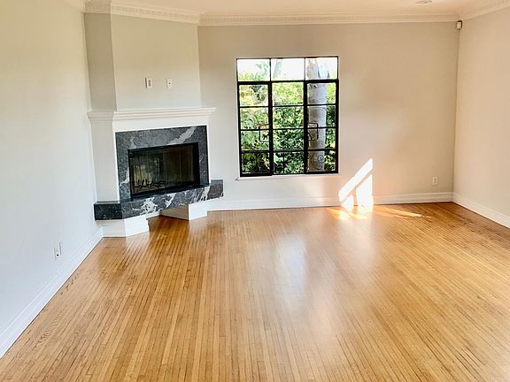 3rd image of 8423 Fountain Ave #B