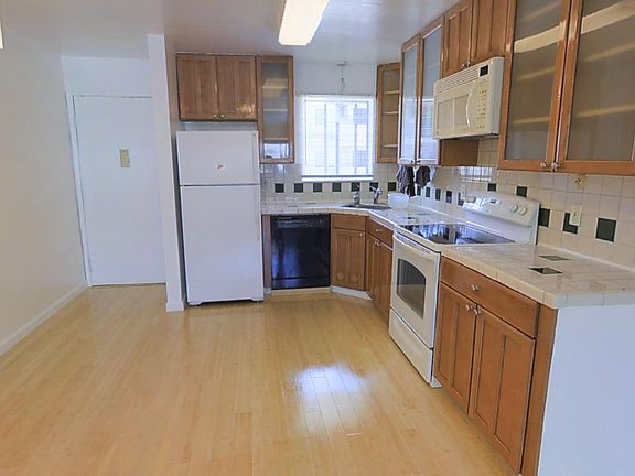 2nd image of 325 Kitty Hawk Rd Unit 207