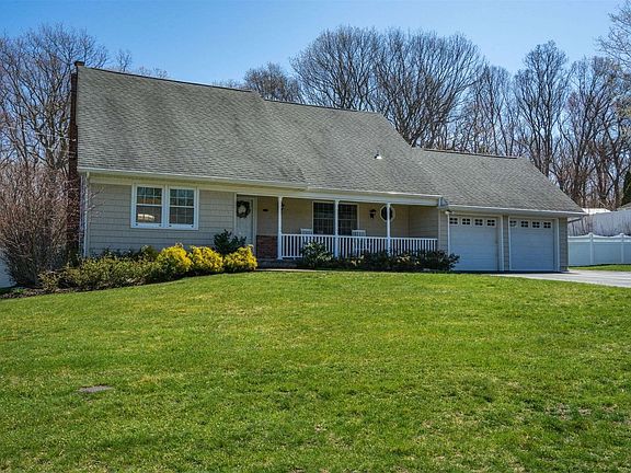 2nd image of 27 Robinhood Ln