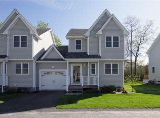 26 Seafare Ln, Portsmouth, RI 02871