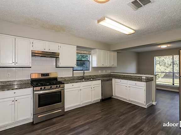 5th image of 15518 Scenic Haven Dr
