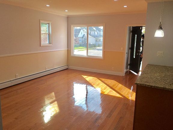2nd image of 11718 199th St