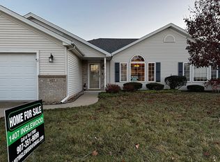 1407 Inglewood Cir, Bloomington, IL