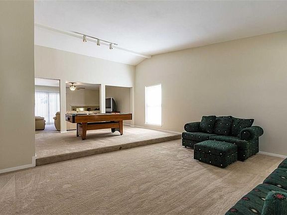 3rd image of 4622 Sprucewood Ln