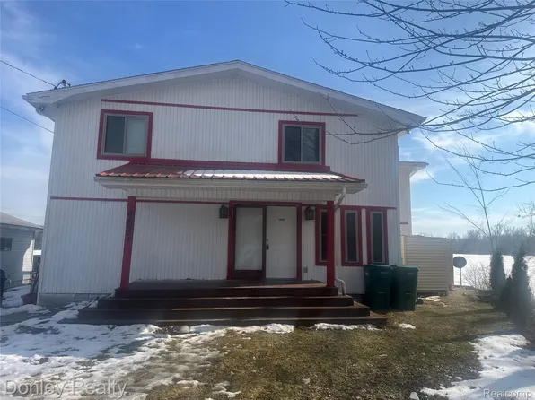 4677 Point Ct, Silverwood, MI 48760