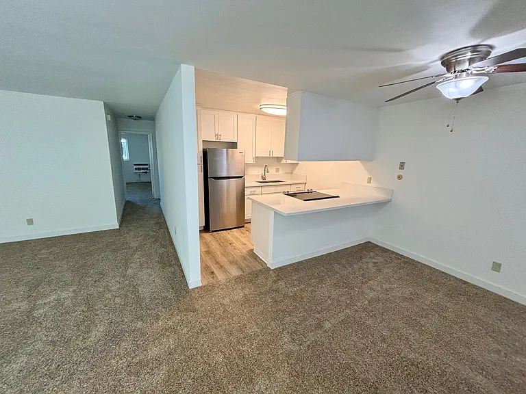 Anniversary Apartments — Photo 23