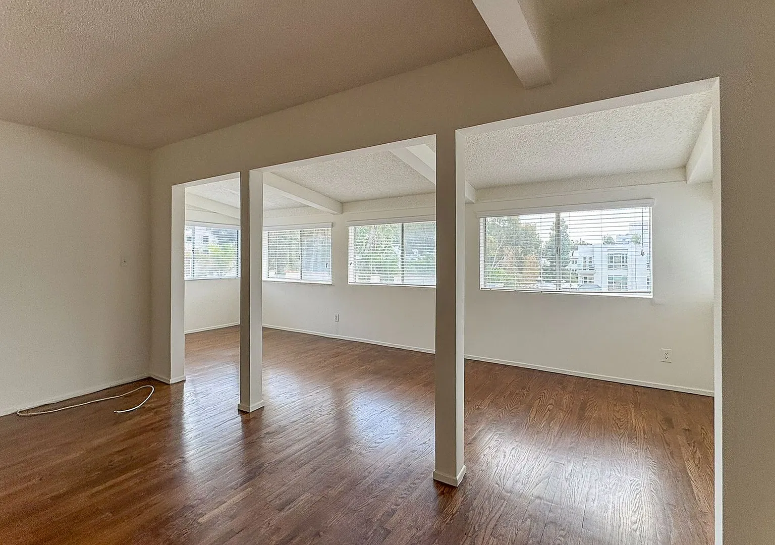 Spacious 1 Bedroom, 1-Bath Apartment with Private Patio & 2 Parking Spaces — Photo 4