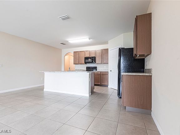 5th image of 626 SW 26th Ter