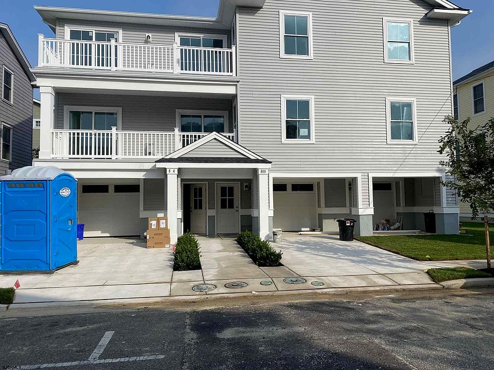 1st image of 804 Coolidge 2nd Floor 2